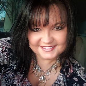 Meet your Posher, Tina